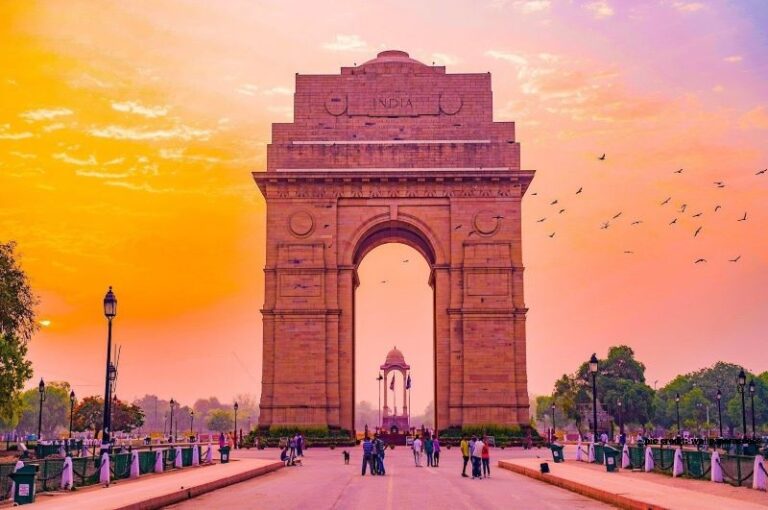 India gate best places to visit in delhi
